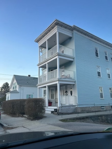 175 6th Ave Unit 3, Woonsocket, RI 02895