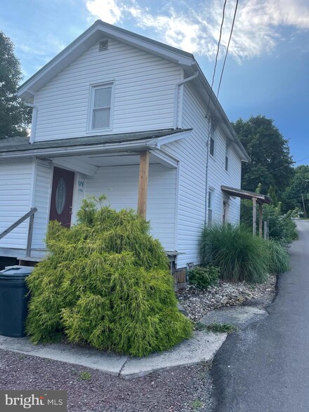18 Park St, Frostburg, MD 21532