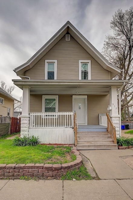 517 18th St SE, Cedar Rapids, IA 52403