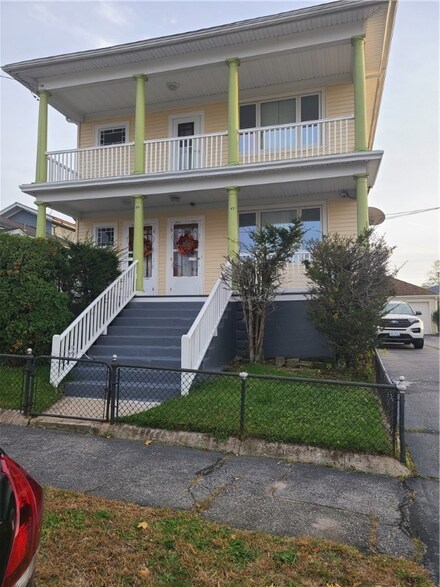 57 Maplewood Ave, Cranston, RI 02920