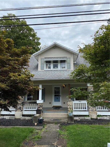 718 Delaware Ave, Portland, PA 18351