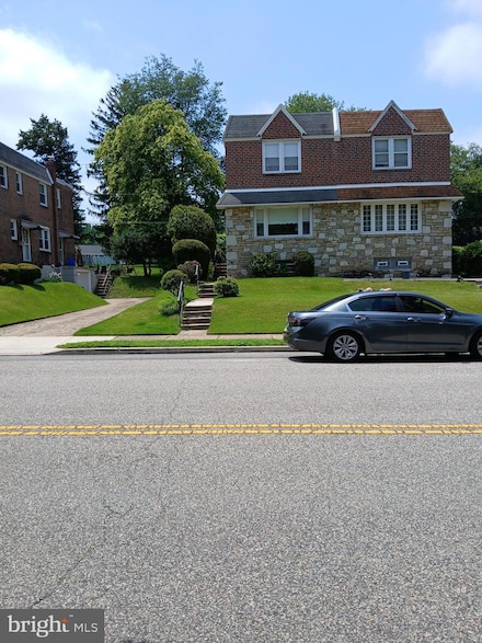 8424 Large St, Philadelphia, PA 19152