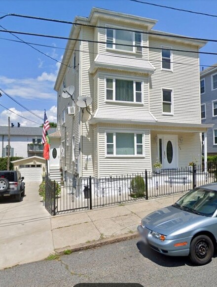166 Bradford Ave, Fall River, MA 02721