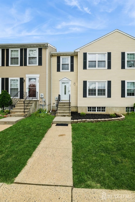 24 Delikat Ln, Sayreville, NJ 08872