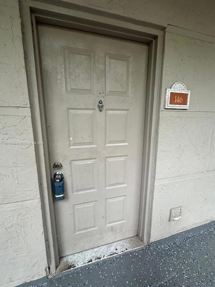 8290 Lake Dr Unit 146, Doral, FL 33166