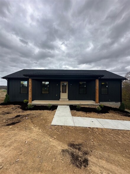 1324 Squire Lyle Rd, Scottsville, KY 42164
