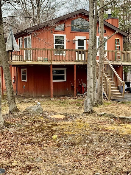 5646 Pembrook Dr, Tobyhanna, PA 18466