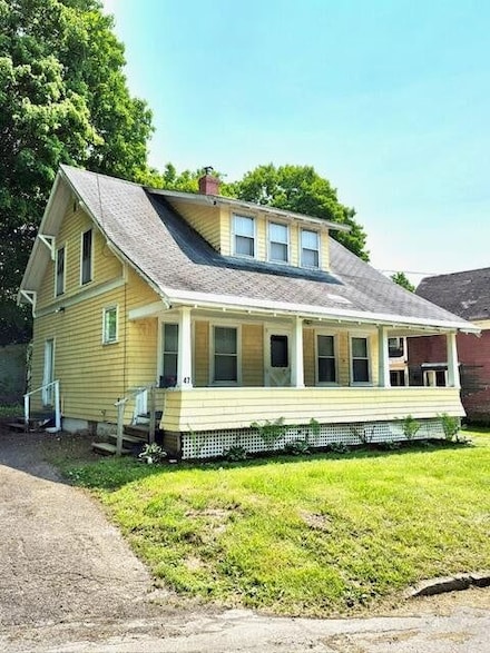 47 River St, Houlton, ME 04730