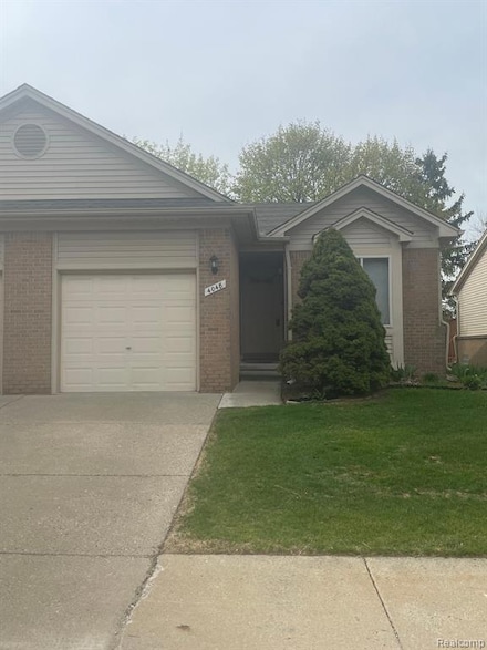 4048 Heatherwood Ct, Warren, MI 48092