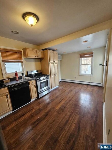 513 Post Ave Unit 2, Lyndhurst, NJ 07071