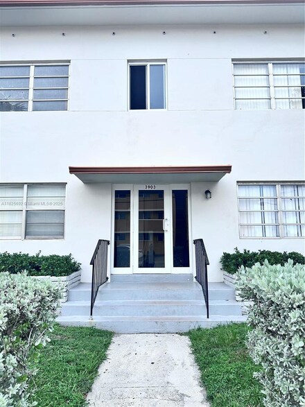 3903 W Flagler St Unit A8, Coral Gables, FL 33134