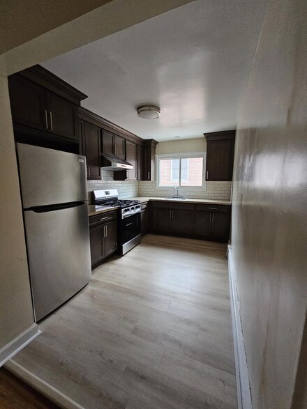 2525 Pearsall Ave, Bronx, NY 10469