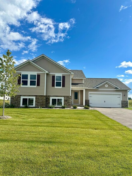 661 Irwin Cir, Annandale, MN 55302
