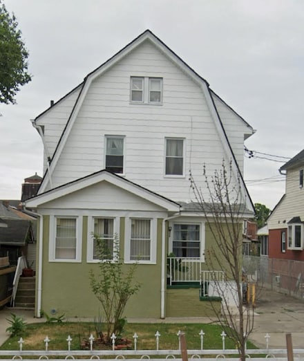 19624 90th Ave, Hollis, NY 11423