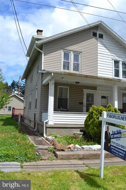 2842 Banks St, Harrisburg, PA 17103