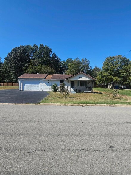 508 N 15th Ave, Paragould, AR 72450