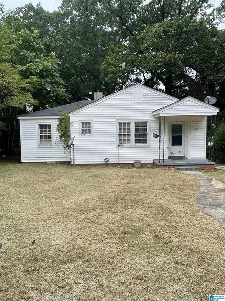 1525 Bacon Ave, Anniston, AL 36207