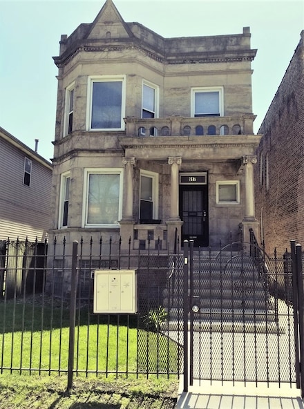 917 W Garfield Blvd, Chicago, IL 60621