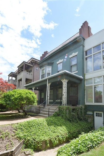 4374 W Pine Blvd, Saint Louis, MO 63108