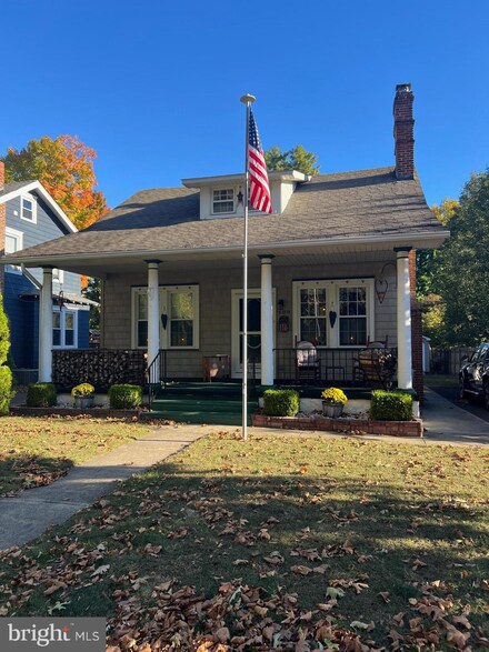 608 Lincoln Ave, Palmyra, NJ 08065