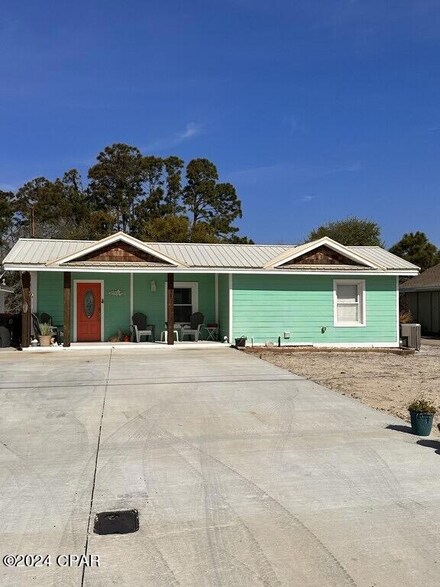 4006 Tarpon St, Panama City Beach, FL 32408