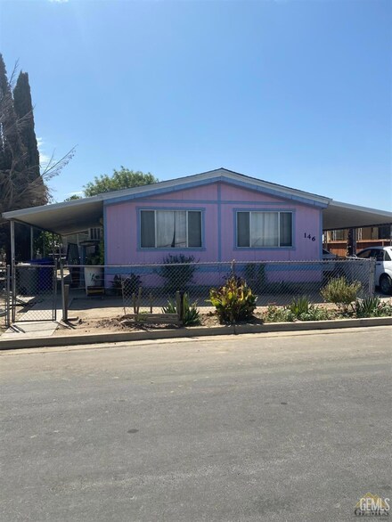 146 W 11th Place, Delano, CA 93215