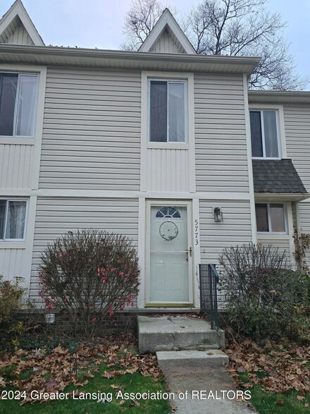 5773 Bois Ile Dr, Haslett, MI 48840