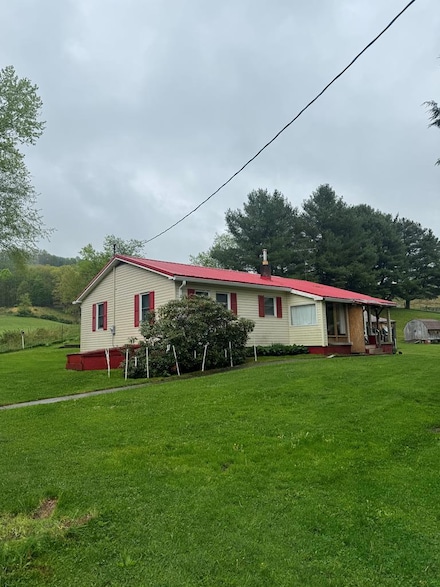 40 Ford Knob Rd, Meadow Bridge, WV 25976