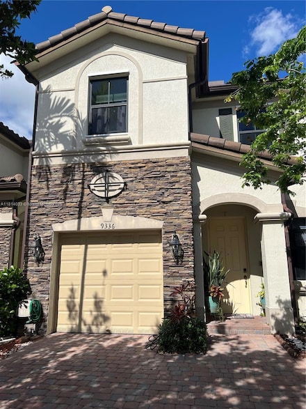 9336 W 34th Ct, Hialeah, FL 33018