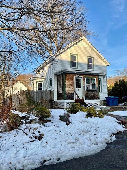 66 Estabrook St, Athol, MA 01331