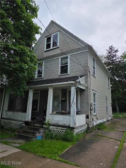 121 Parkview Ct, Elyria, OH 44035