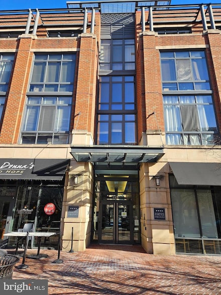 520 John Carlyle St Unit 310, Alexandria, VA 22314