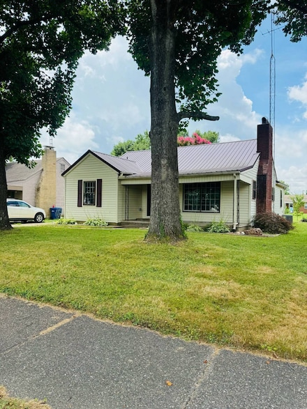 125 10th St, Carmi, IL 62821