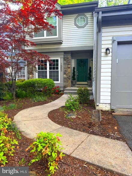 1553 Hugo Cir, Silver Spring, MD 20906