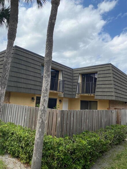 735 7th Way, West Palm Beach, FL 33407