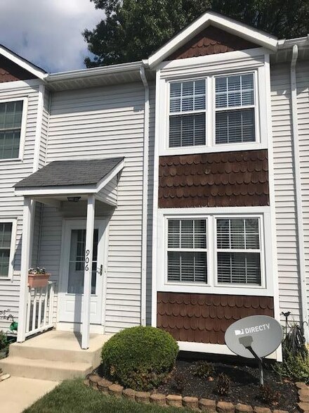 906 Upholland Ln Unit 17C, Columbus, OH 43085