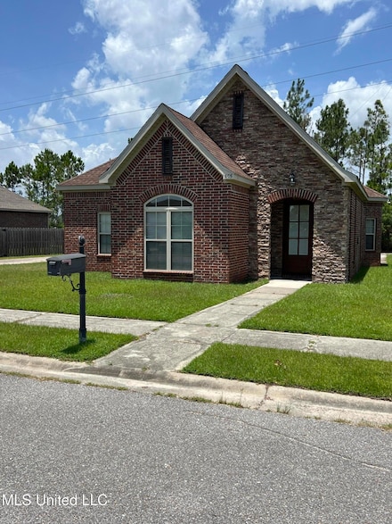 535 Palm Breeze Dr, Ocean Springs, MS 39564