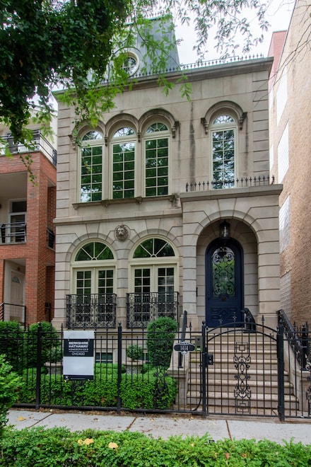 1414 N Mohawk St, Chicago, IL 60610