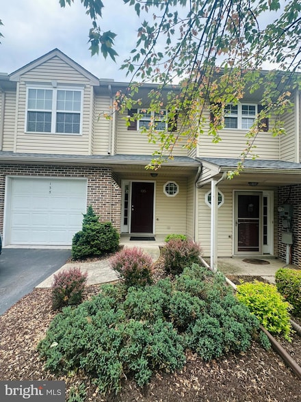 135 Cardinal Ln, Hummelstown, PA 17036