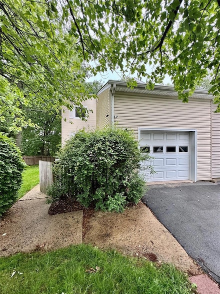 22 Albacon Rd, Nanuet, NY 10954