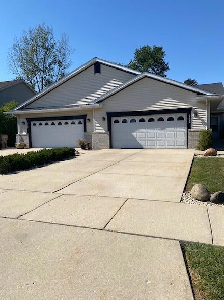8122 14th Ave, Kenosha, WI 53143