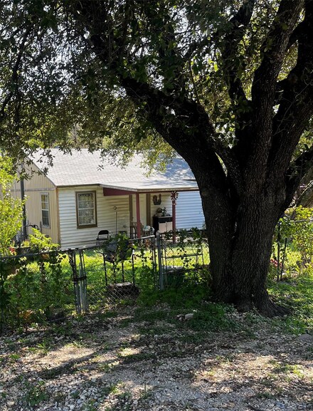 9012 Newhall St, Dallas, TX 75232
