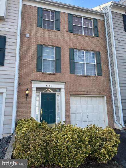 8868 Moat Crossing Place, Bristow, VA 20136