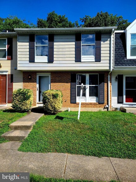 16142 Henderson Ln, Dumfries, VA 22025