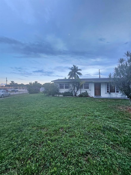 4900 NW 179th St, Miami Gardens, FL 33055