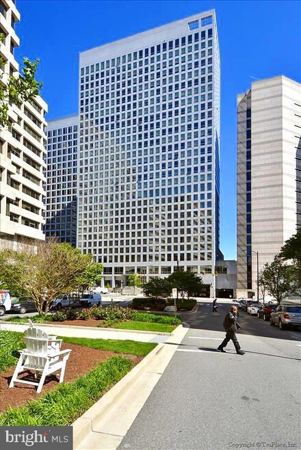 1111 19th St N Unit 2103, Arlington, VA 22209