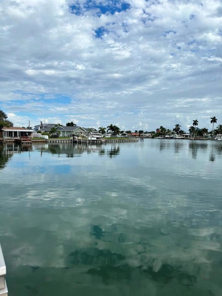 11655 3rd St E Unit 5, Treasure Island, FL 33706