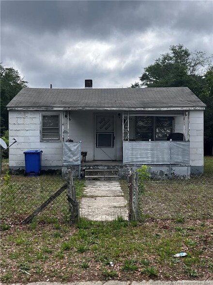 2219 Progress St, Fayetteville, NC 28306