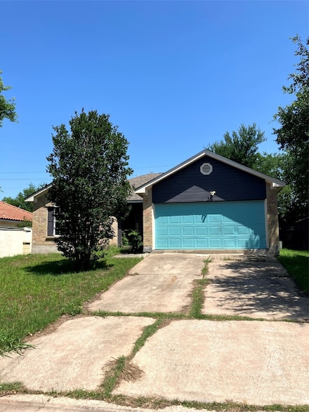 193 Oak River Dr, Cedar Creek, TX 78612