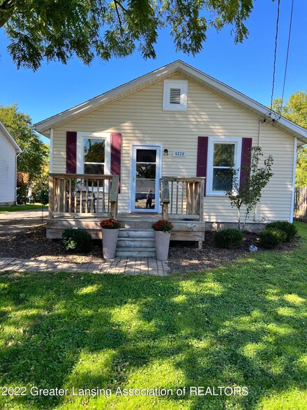 6229 Pollard Ave, East Lansing, MI 48823